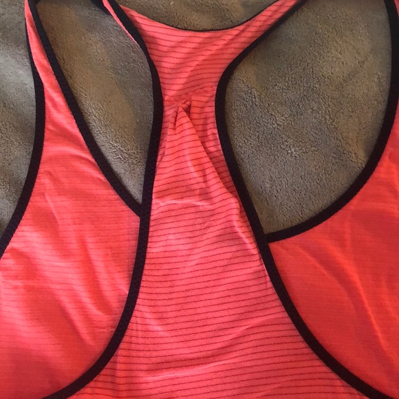Lululemon 105F singlet tank, size 6. - Picture 4 of 5